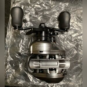 KastKing Kestrel Baitcasting Fishing Reel,8.4:1, LEFT Handed New Open Box